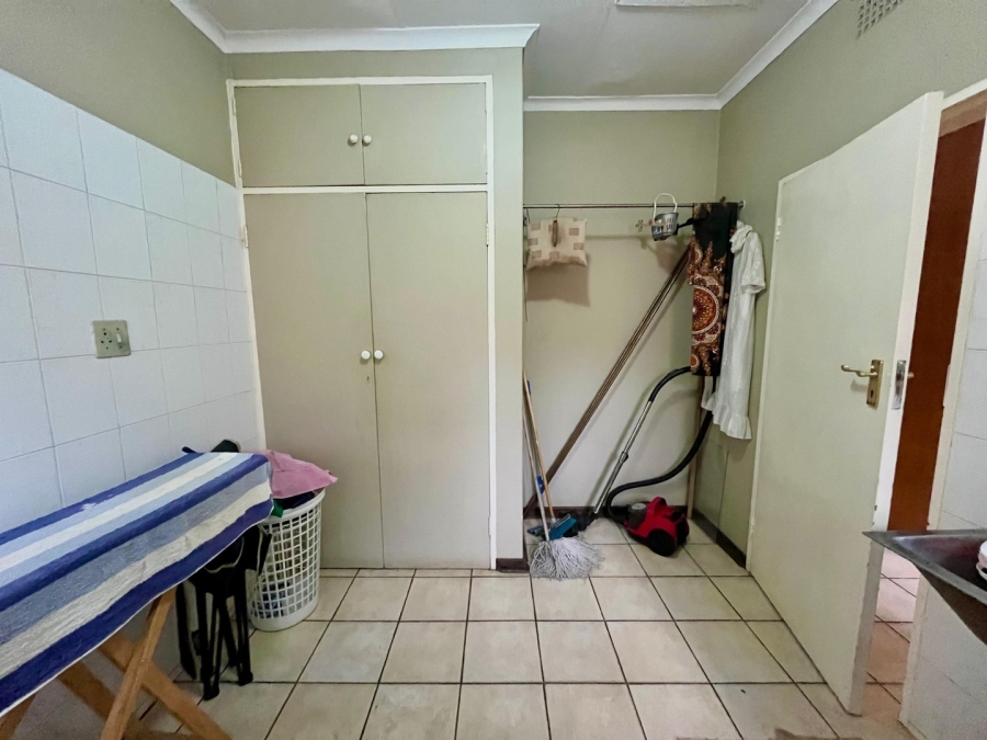 5 Bedroom Property for Sale in Protea Park North West